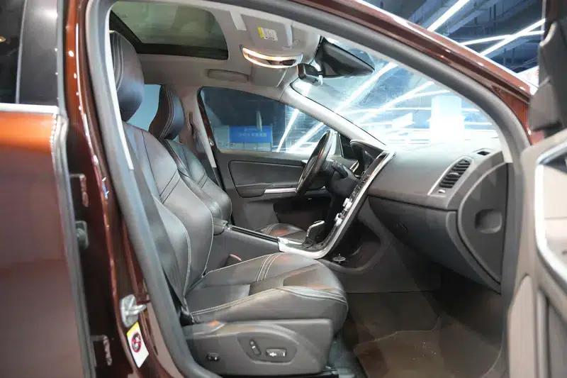 2016 Volvo XC60 T5 Smart Edition — миниатюра 21