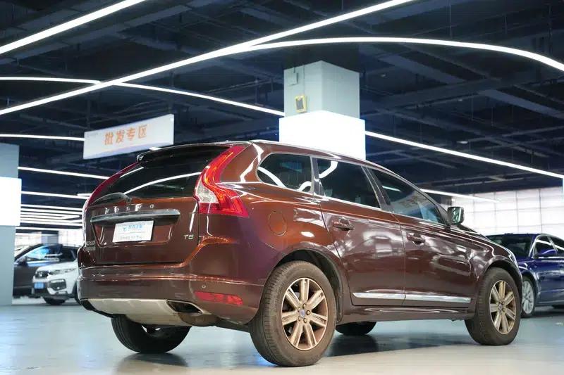 2016 Volvo XC60 T5 Smart Edition — миниатюра 6