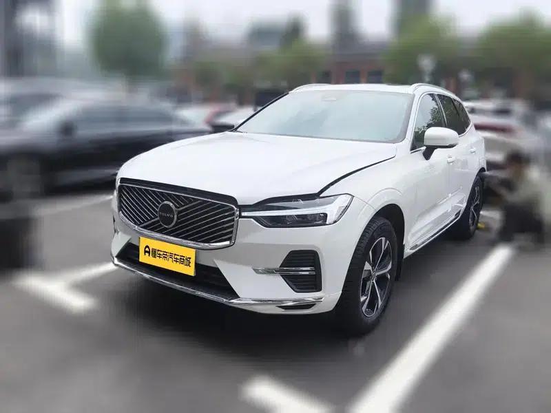 2026 Volvo XC60 B5 AWD Inscription Luxury Edition — миниатюра 1