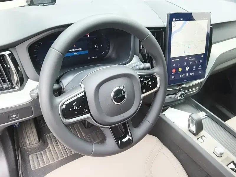 2026 Volvo XC60 B5 AWD Inscription Luxury Edition — миниатюра 11