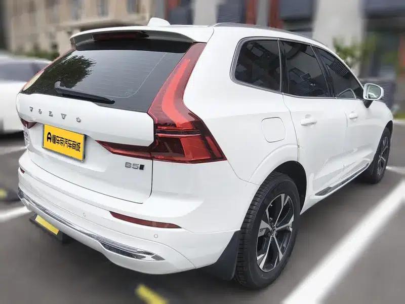 2026 Volvo XC60 B5 AWD Inscription Luxury Edition — миниатюра 4