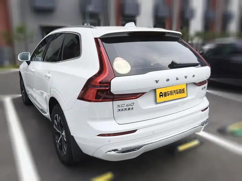 2026 Volvo XC60 B5 AWD Inscription Luxury Edition — миниатюра 6