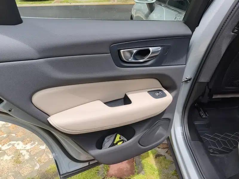 2026 Volvo XC60 B5 AWD Inscription Luxury Edition — миниатюра 18