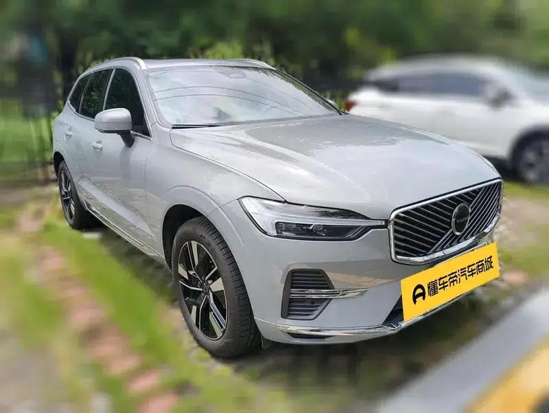 2026 Volvo XC60 B5 AWD Inscription Luxury Edition — миниатюра 3