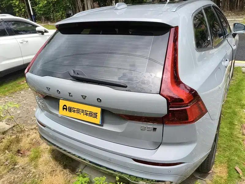 2026 Volvo XC60 B5 AWD Inscription Luxury Edition — миниатюра 5