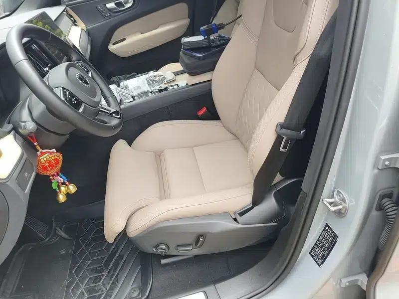 2026 Volvo XC60 B5 AWD Inscription Luxury Edition — миниатюра 7