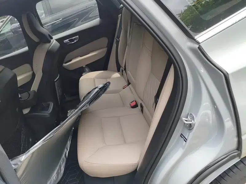 2026 Volvo XC60 B5 AWD Inscription Luxury Edition — миниатюра 9