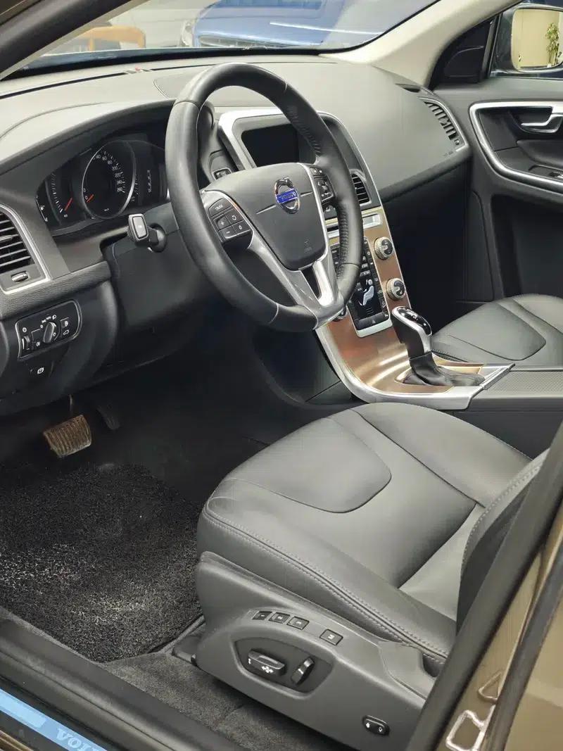 2017 Volvo XC60 T5 AWD Smart Edition — миниатюра 11