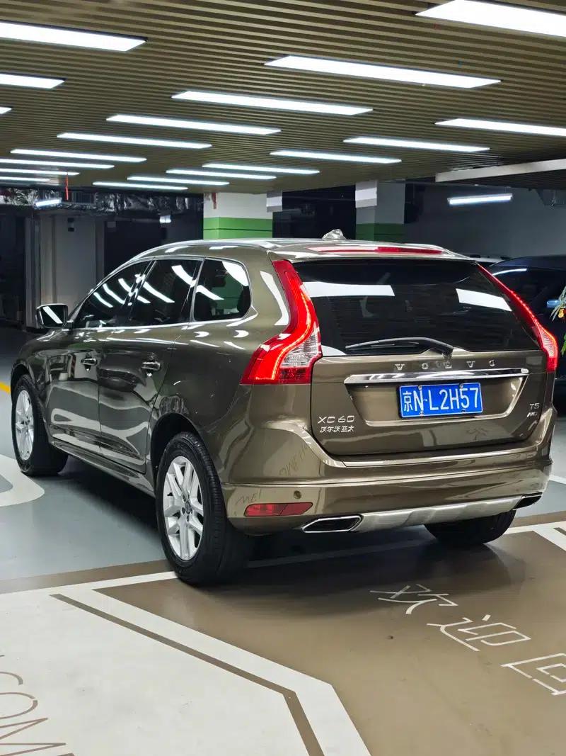 2017 Volvo XC60 T5 AWD Smart Edition — миниатюра 4