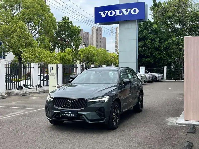 2026 Volvo XC60 B5 AWD Inscription Luxury Edition — миниатюра 1