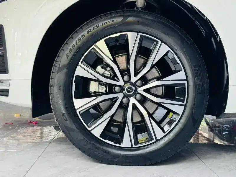 2024 Volvo XC60 B5 AWD Inscription Luxury Edition — миниатюра 10