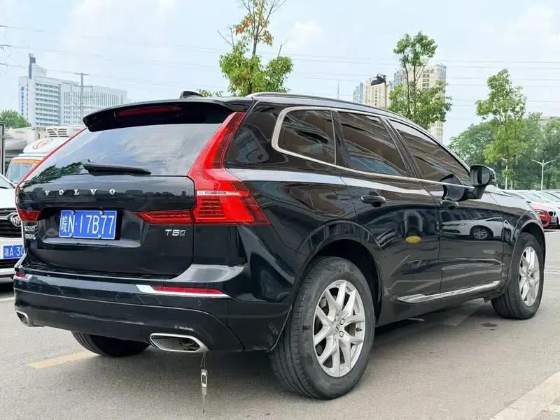 2021 Volvo XC60 T5 AWD Inscription Sport Edition — миниатюра 4