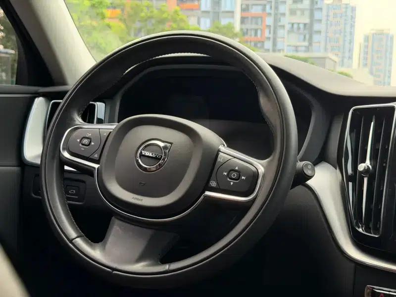 2020 Volvo XC60 T5 AWD Inscription Luxury Edition — миниатюра 12