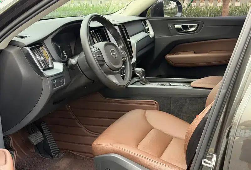 2020 Volvo XC60 T5 AWD Inscription Luxury Edition — миниатюра 15