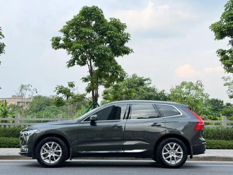 2020 Volvo XC60 T5 AWD Inscription Luxury Edition — миниатюра 4