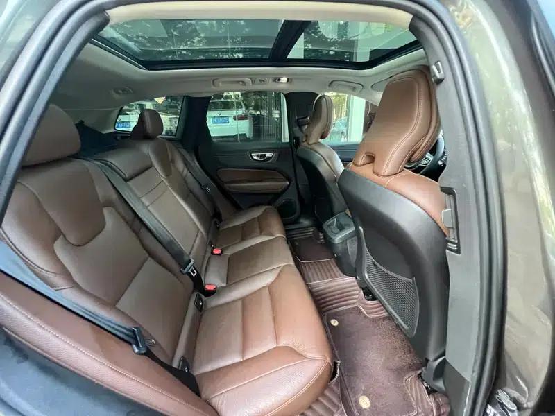 2020 Volvo XC60 T5 AWD Inscription Luxury Edition — миниатюра 14