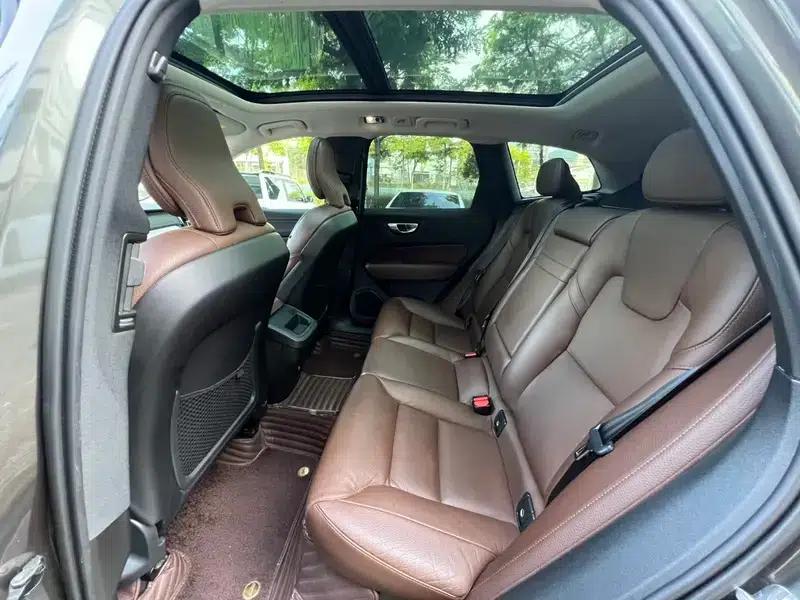 2020 Volvo XC60 T5 AWD Inscription Luxury Edition — миниатюра 15