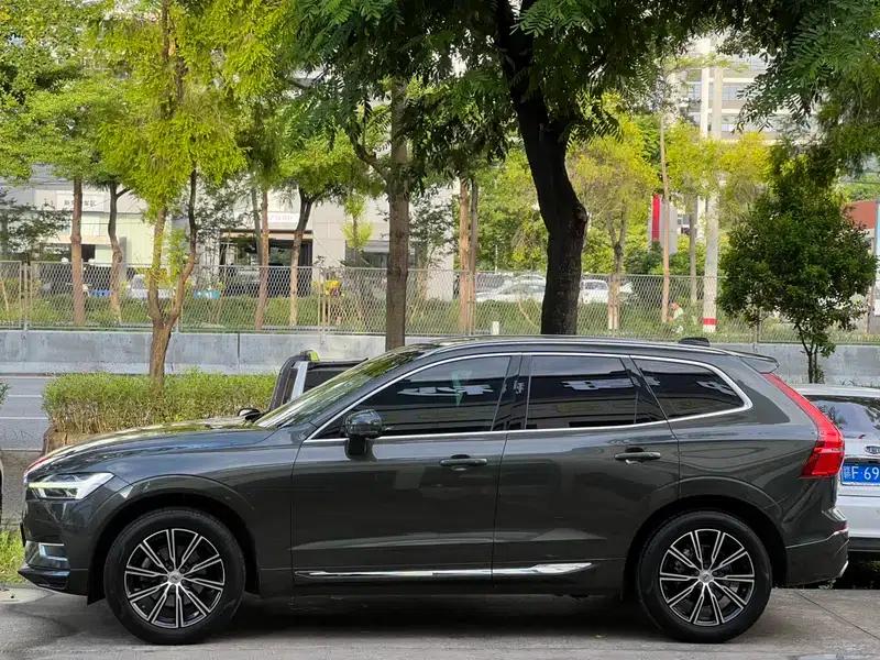 2020 Volvo XC60 T5 AWD Inscription Luxury Edition — миниатюра 4
