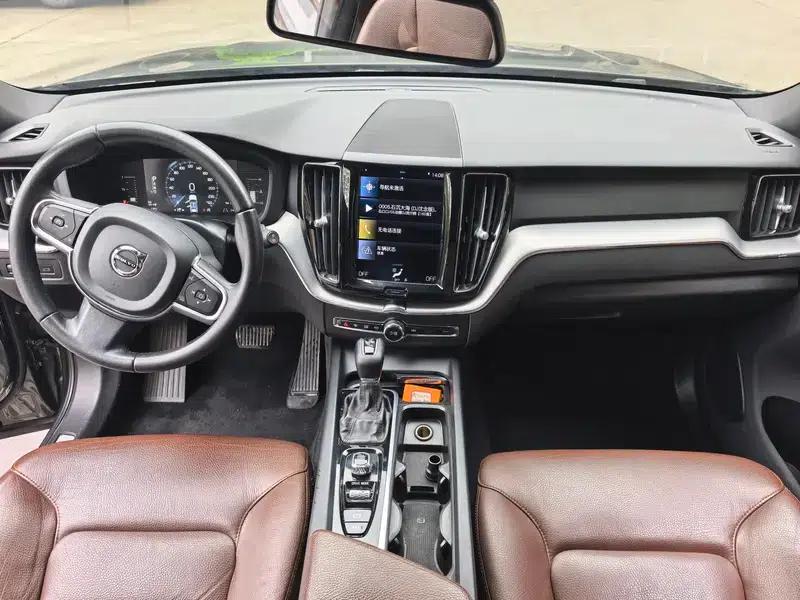 2021 Volvo XC60 T5 AWD Inscription Luxury Edition — миниатюра 13