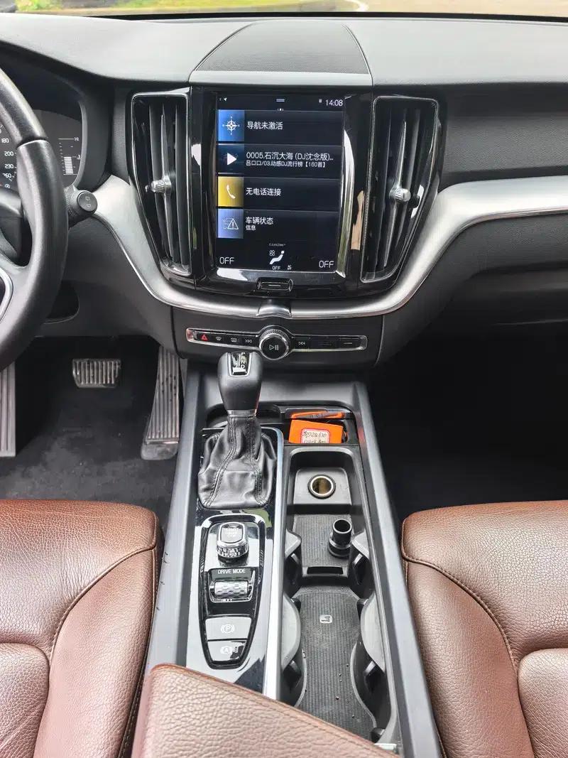 2021 Volvo XC60 T5 AWD Inscription Luxury Edition — миниатюра 14