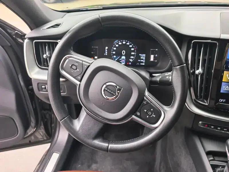 2021 Volvo XC60 T5 AWD Inscription Luxury Edition — миниатюра 16