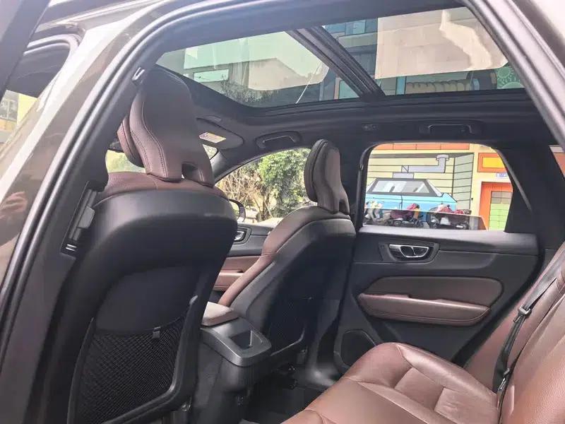 2021 Volvo XC60 T5 AWD Inscription Luxury Edition — миниатюра 22