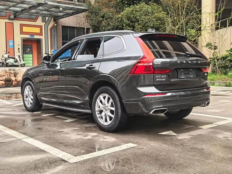 2021 Volvo XC60 T5 AWD Inscription Luxury Edition — миниатюра 5