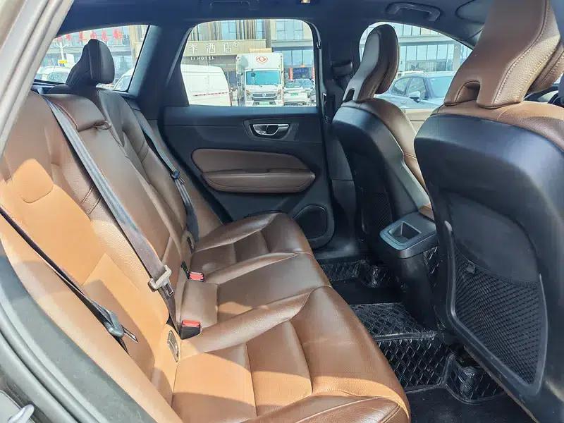 2022 Volvo XC60 B5 AWD Smart Sport Edition — миниатюра 11
