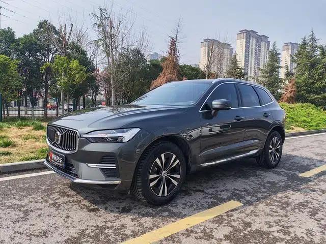 2022 Volvo XC60 B5 AWD Smart Sport Edition