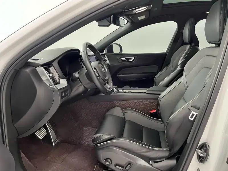 2022 Volvo XC60 B5 AWD Inscription Sport Edition — миниатюра 15