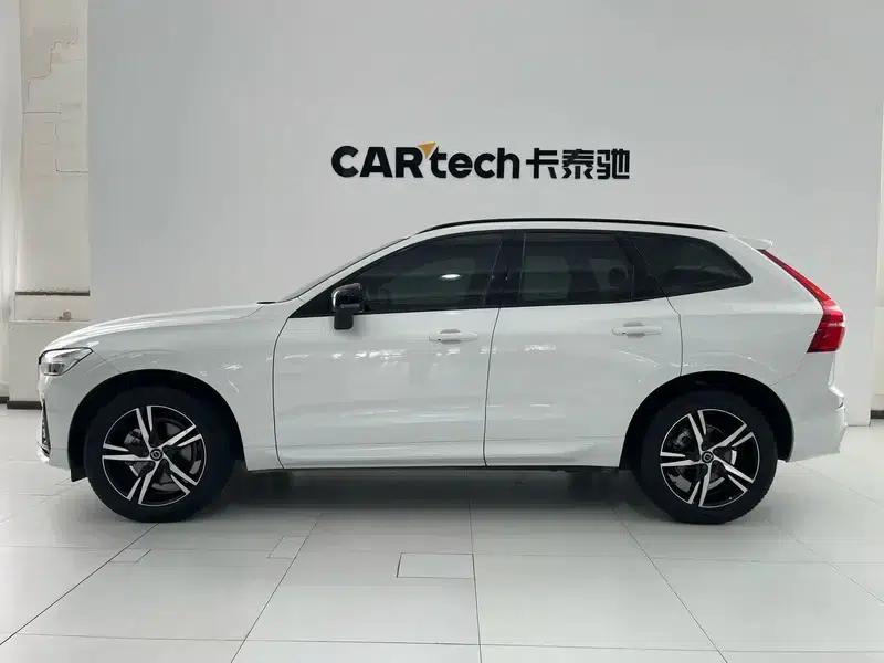 2022 Volvo XC60 B5 AWD Inscription Sport Edition — миниатюра 4