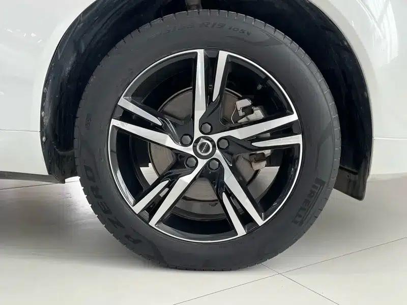 2022 Volvo XC60 B5 AWD Inscription Sport Edition — миниатюра 7