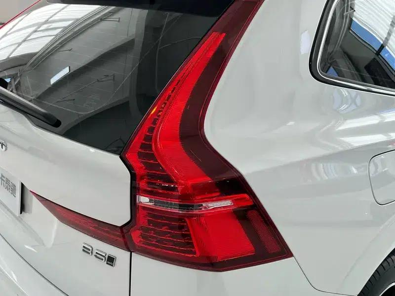 2022 Volvo XC60 B5 AWD Inscription Sport Edition — миниатюра 9