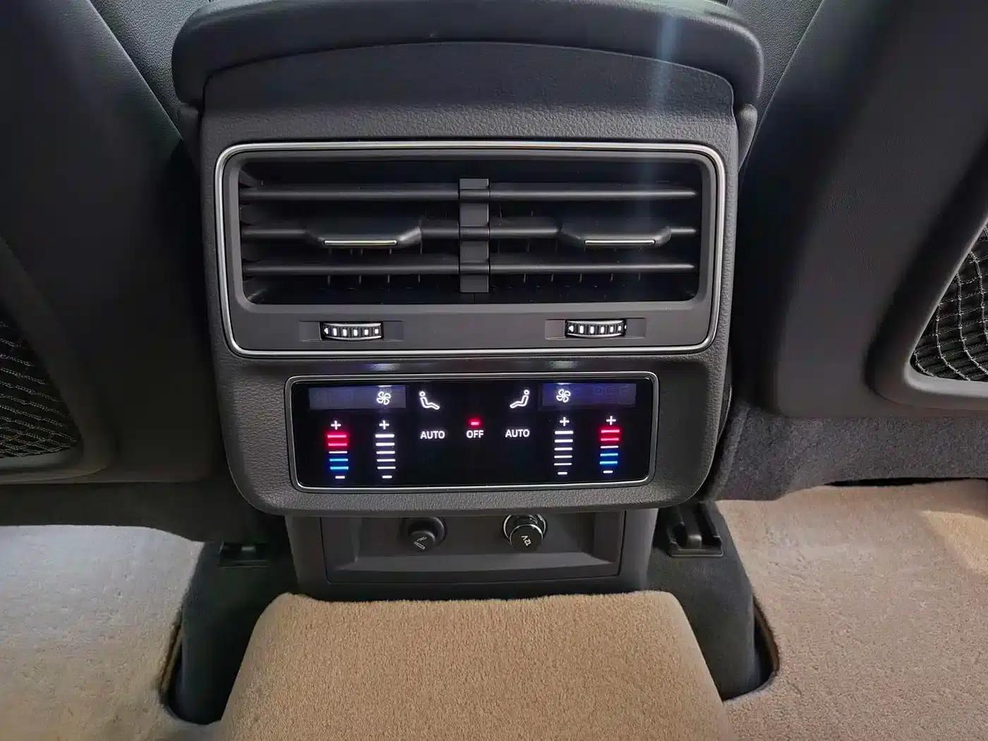 Audi Q7 2023 55 TFSI quattro S line Sport — миниатюра 19
