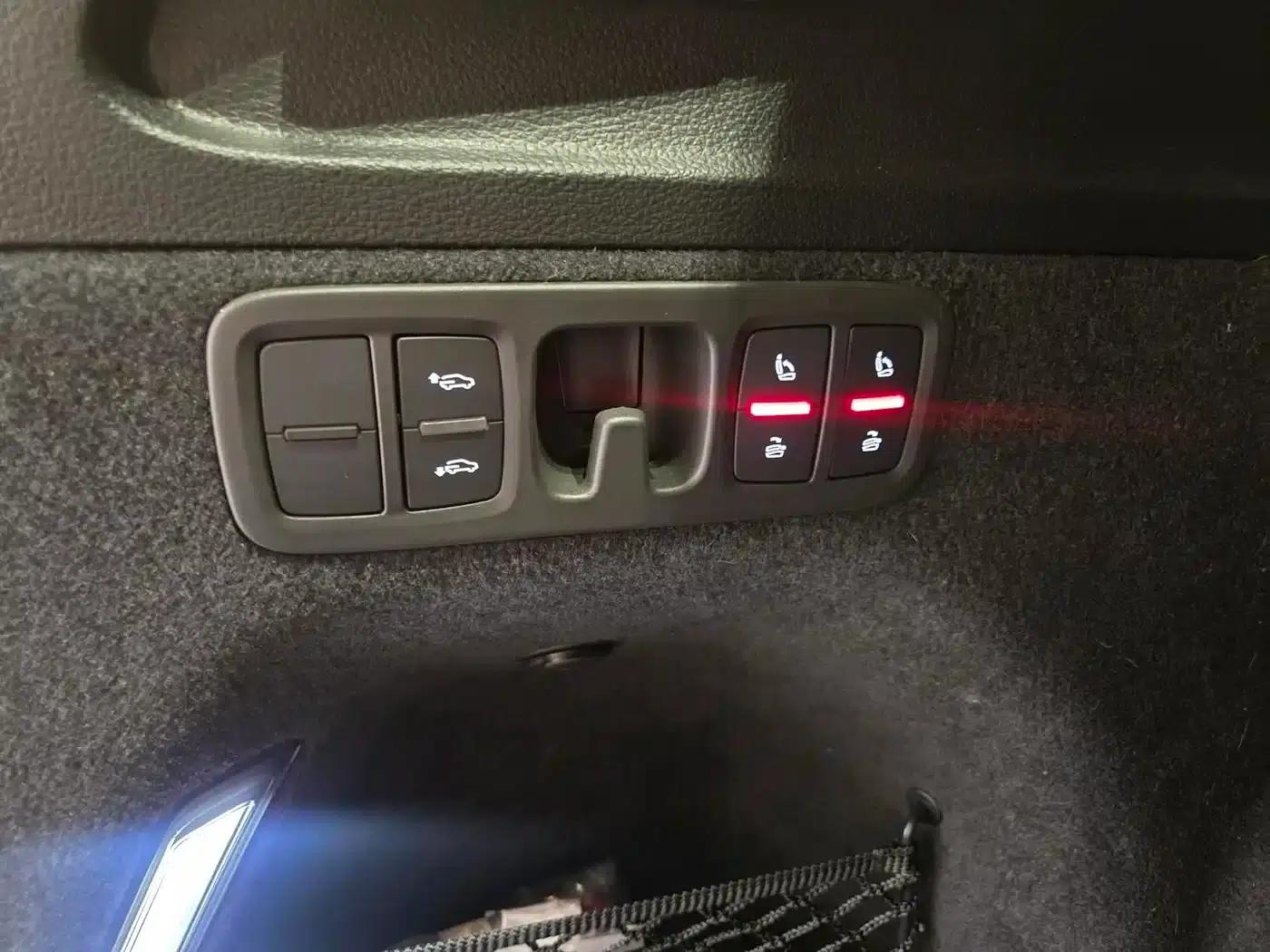 Audi Q7 2023 55 TFSI quattro S line Sport — миниатюра 22