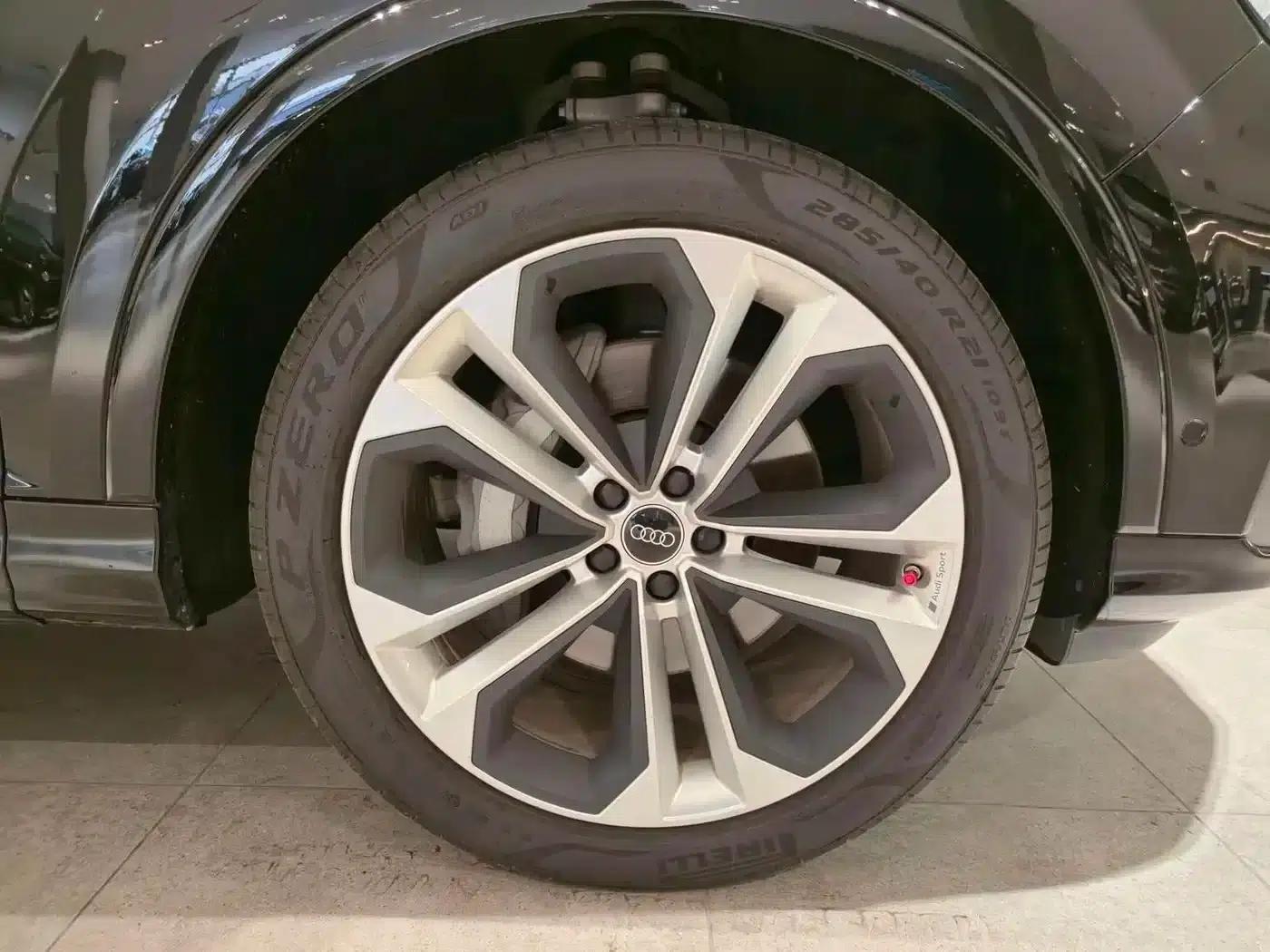 Audi Q7 2023 55 TFSI quattro S line Sport — миниатюра 24