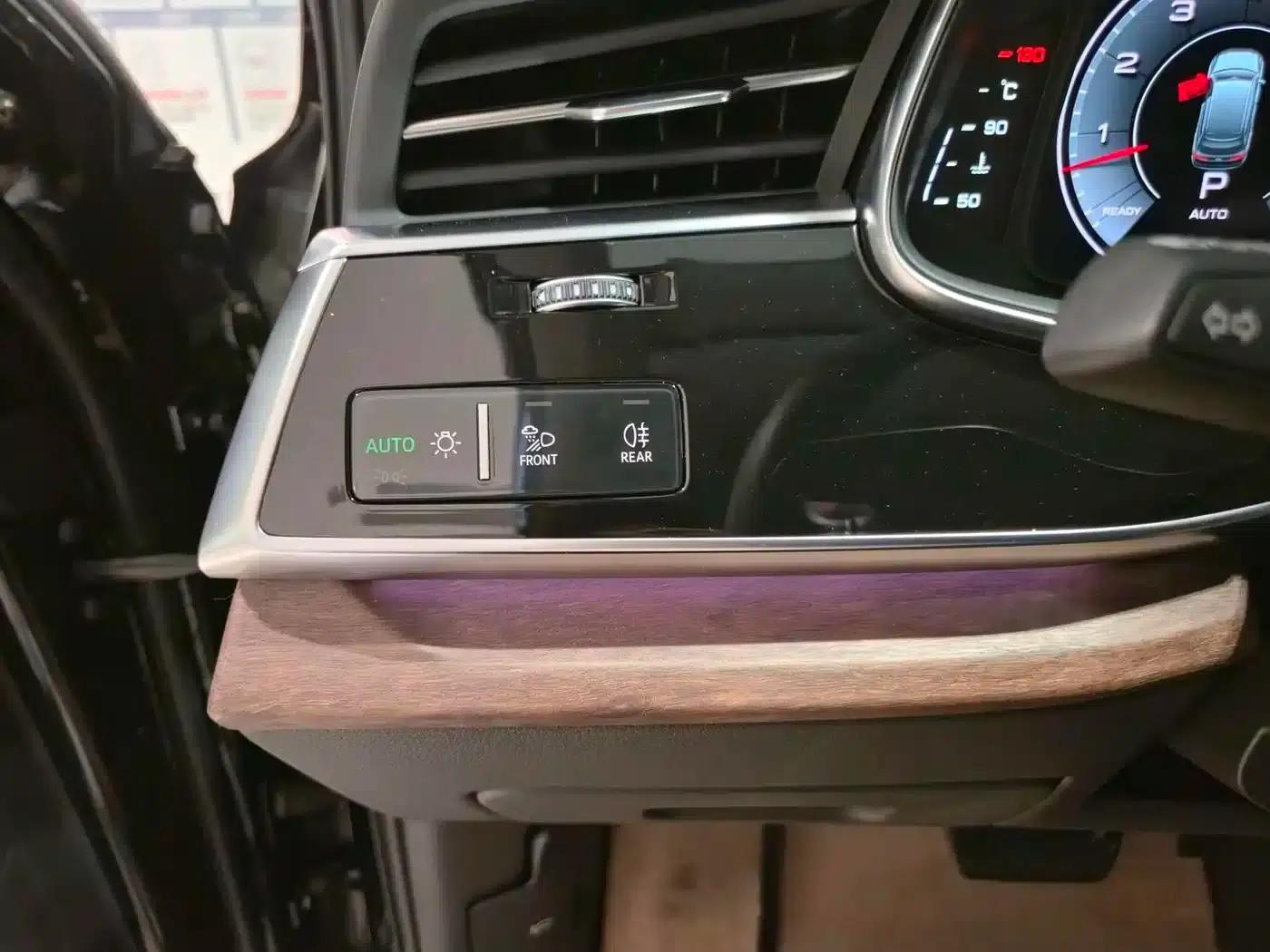 Audi Q7 2023 55 TFSI quattro S line Sport — миниатюра 9