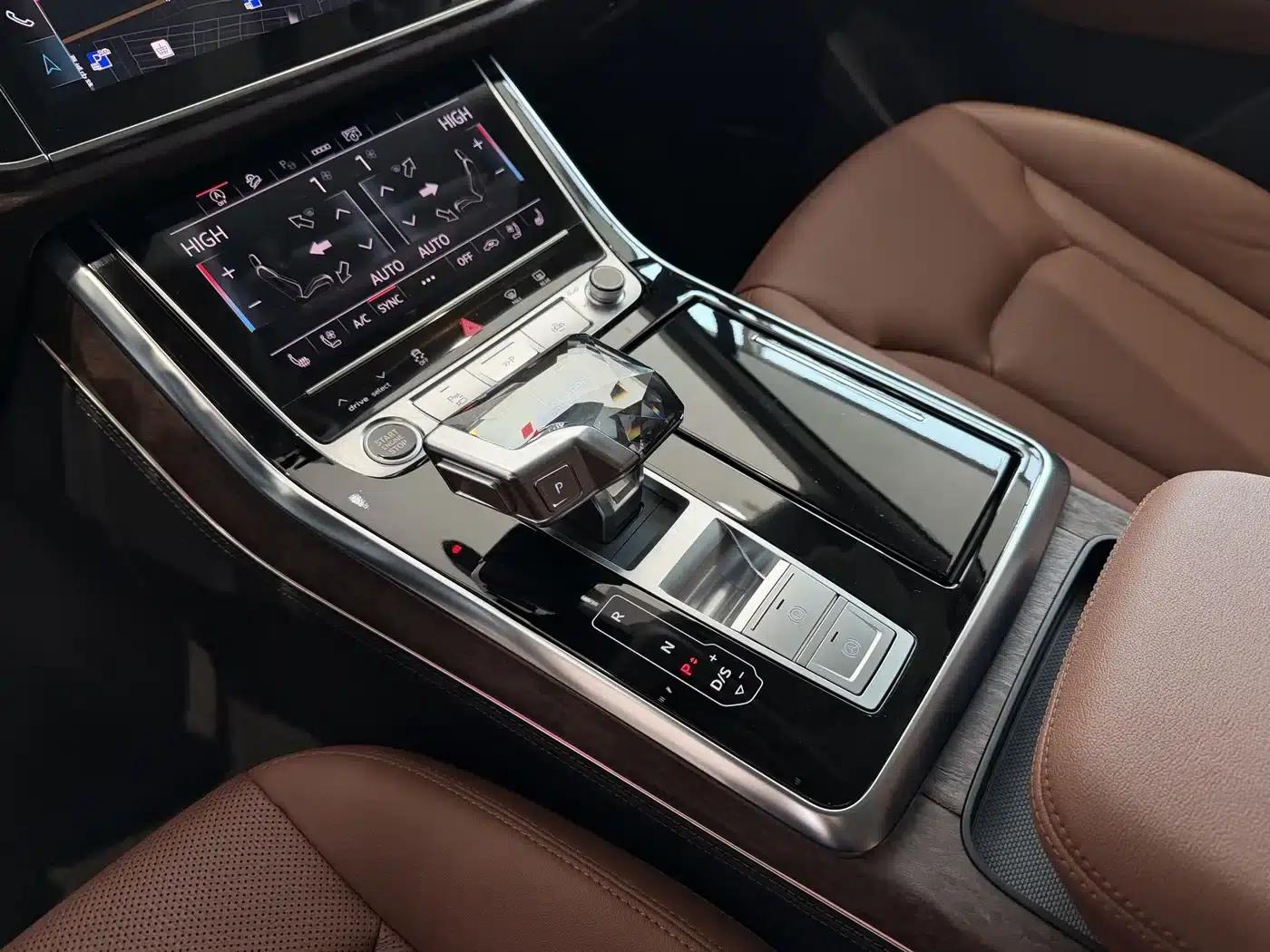 Audi Q7 2022 55 TFSI quattro S line Sport — миниатюра 11