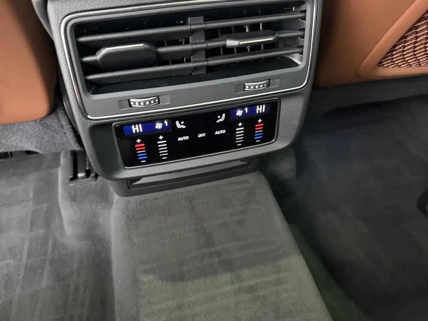 Audi Q7 2022 55 TFSI quattro S line Sport — миниатюра 19