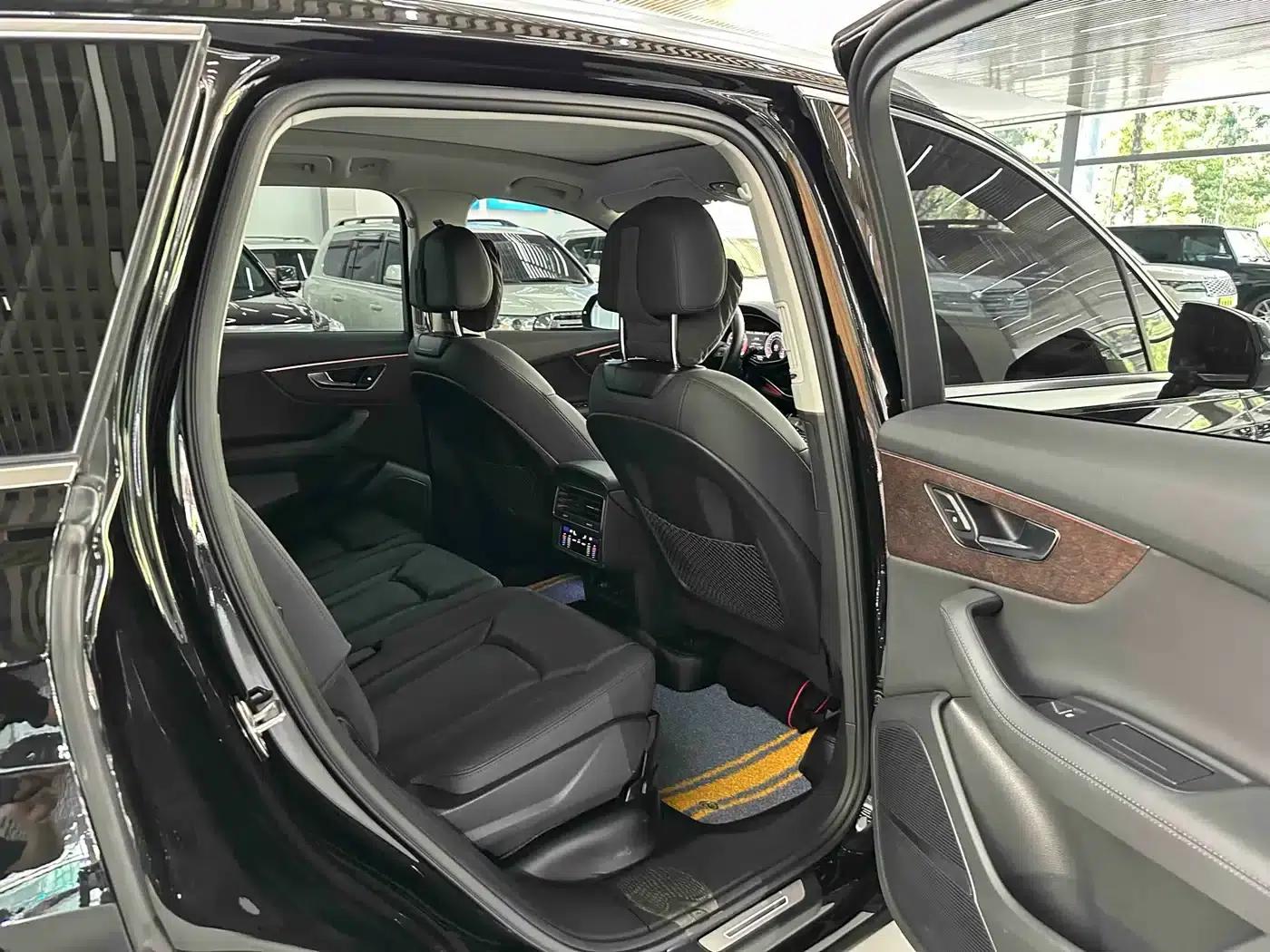Audi Q7 2023 55 TFSI quattro S line Sport — миниатюра 12
