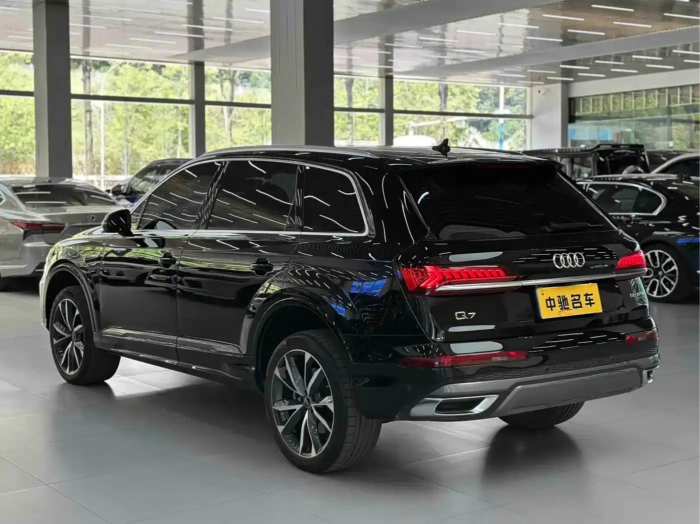 Audi Q7 2023 55 TFSI quattro S line Sport — миниатюра 7