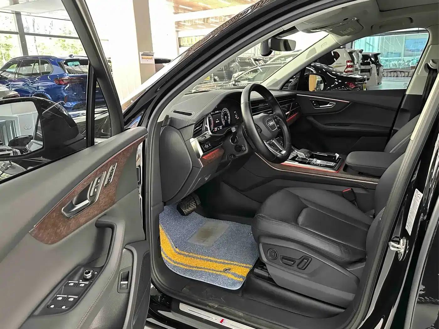 Audi Q7 2023 55 TFSI quattro S line Sport — миниатюра 8