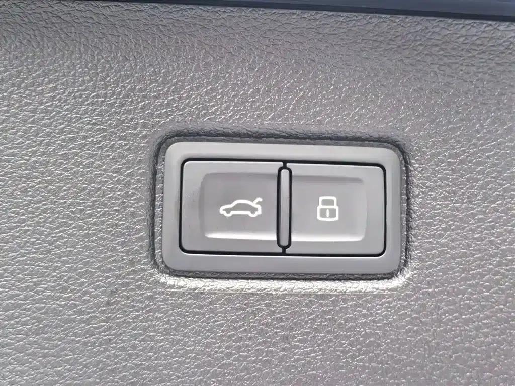 Audi Q7 2021 45 TFSI quattro S line Luxury — миниатюра 27