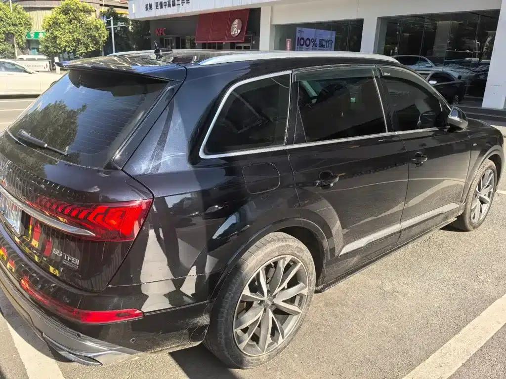 Audi Q7 2020 55 TFSI quattro S line Sport — миниатюра 4