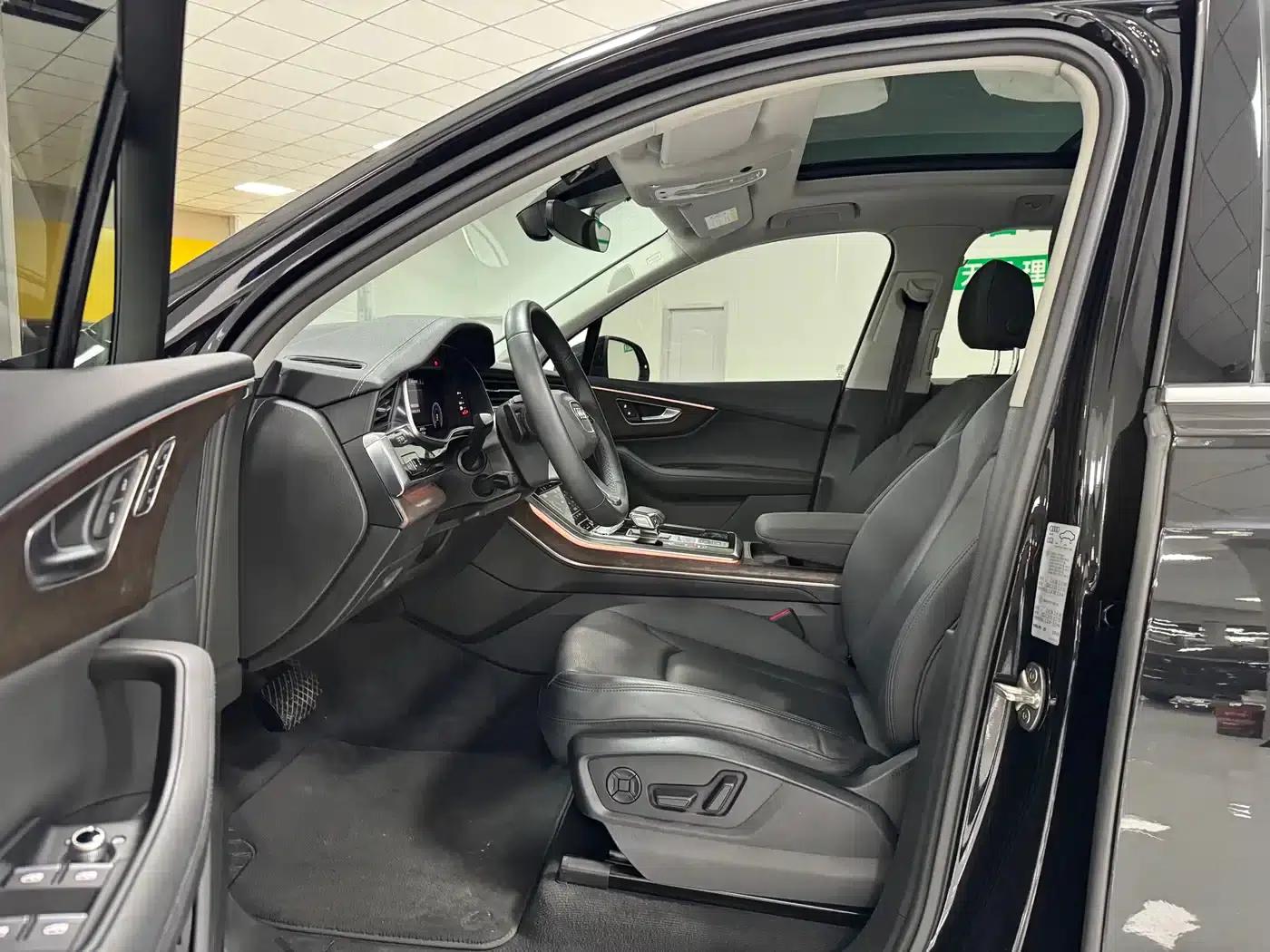 Audi Q7 2023 55 TFSI quattro S line Sport — миниатюра 4