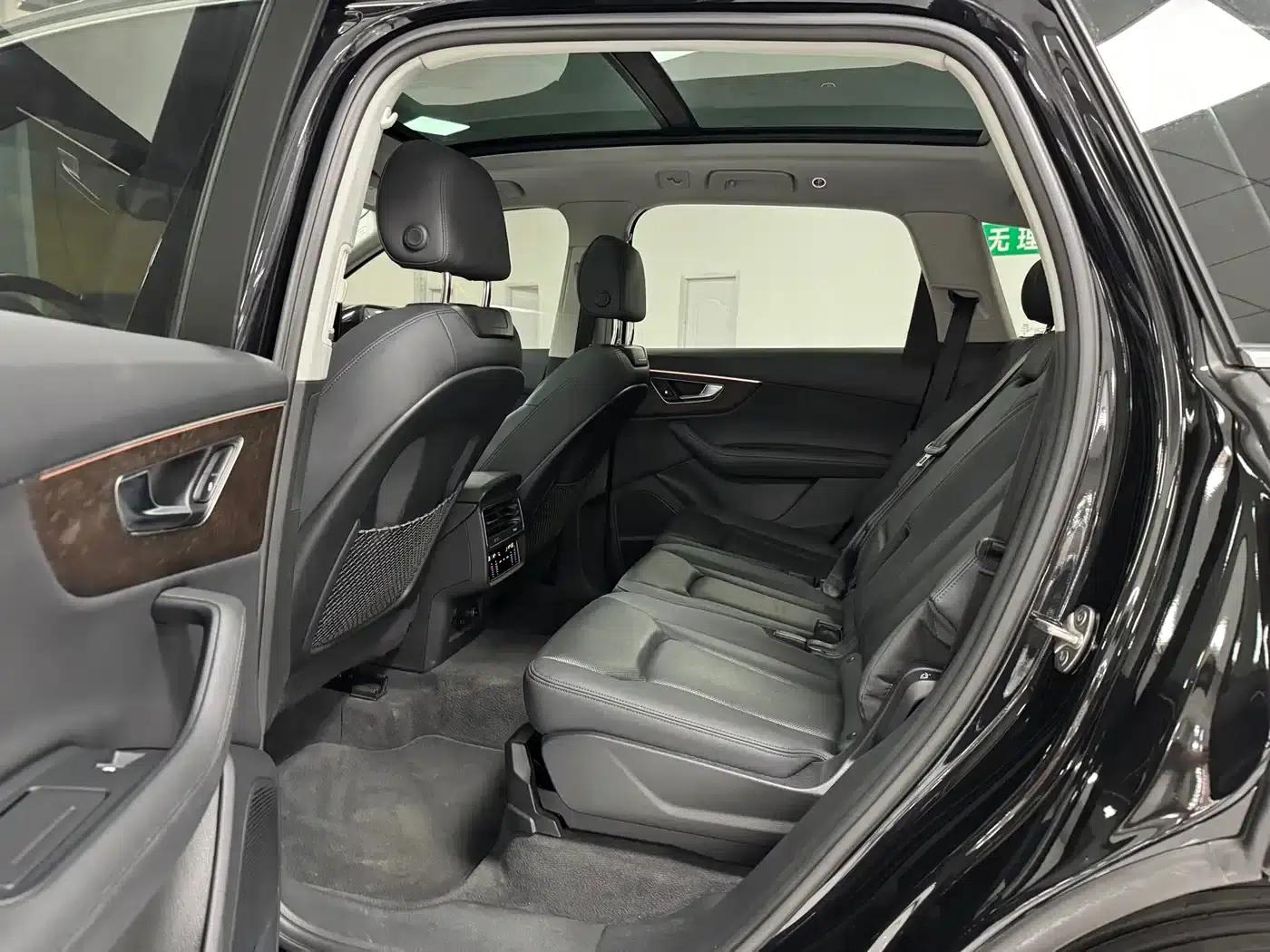 Audi Q7 2023 55 TFSI quattro S line Sport — миниатюра 6
