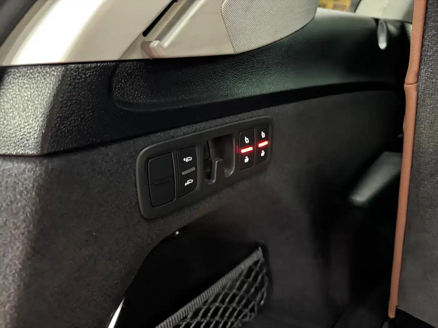 Audi Q7 2021 55 TFSI quattro S line Sport — миниатюра 47