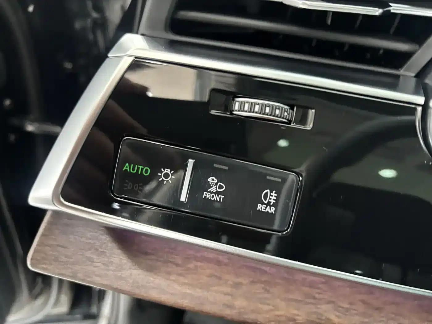 Audi Q7 2023 55 TFSI quattro S line Sport — миниатюра 15