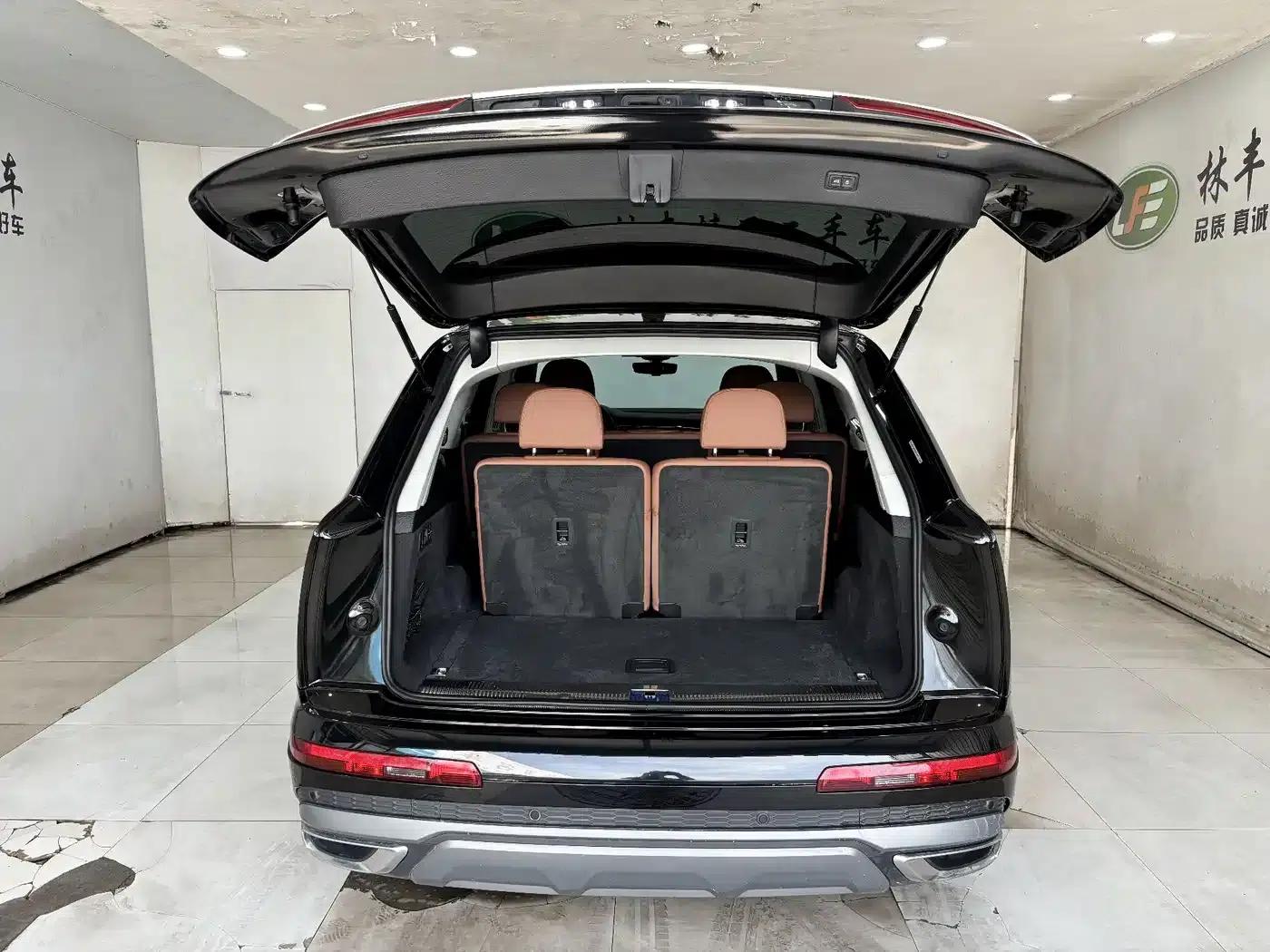 Audi Q7 2023 55 TFSI quattro S line Sport — миниатюра 28