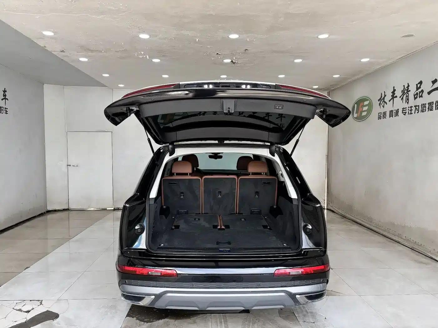 Audi Q7 2023 55 TFSI quattro S line Sport — миниатюра 29